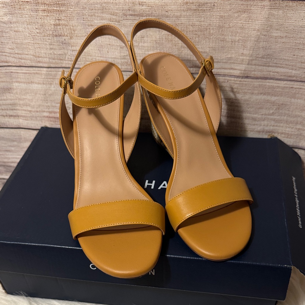 Cole Haan Women's Mustard Sandals Size 10